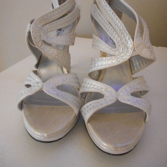 Rhinestone Sz 6 M 4" heel strappy stiletto pump - Picture 2 of 8